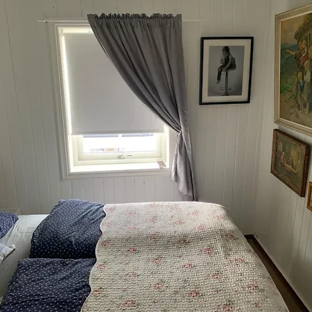Sjohuset Holiday home *