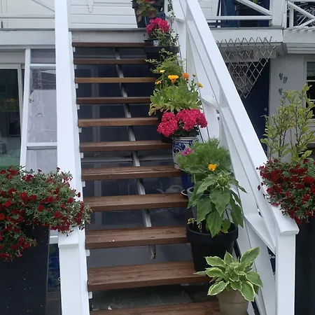 Sjohuset * Sjoholt