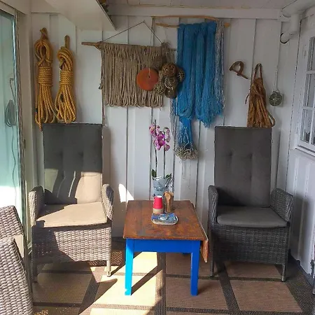 Sjohuset Holiday home