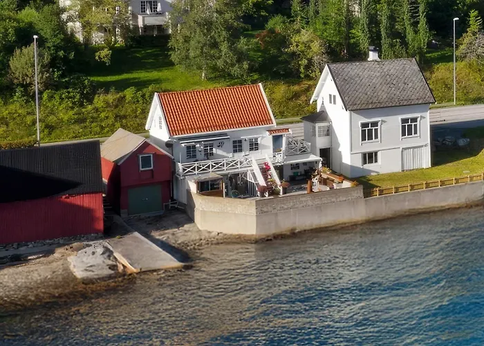 Semesterbostad Sjohuset *